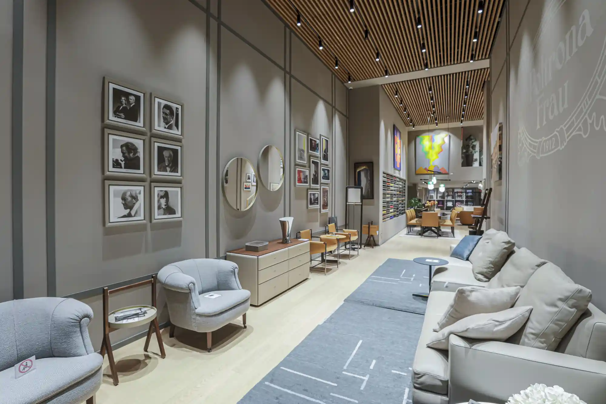 Showroom Poltrona Frau Casablanca